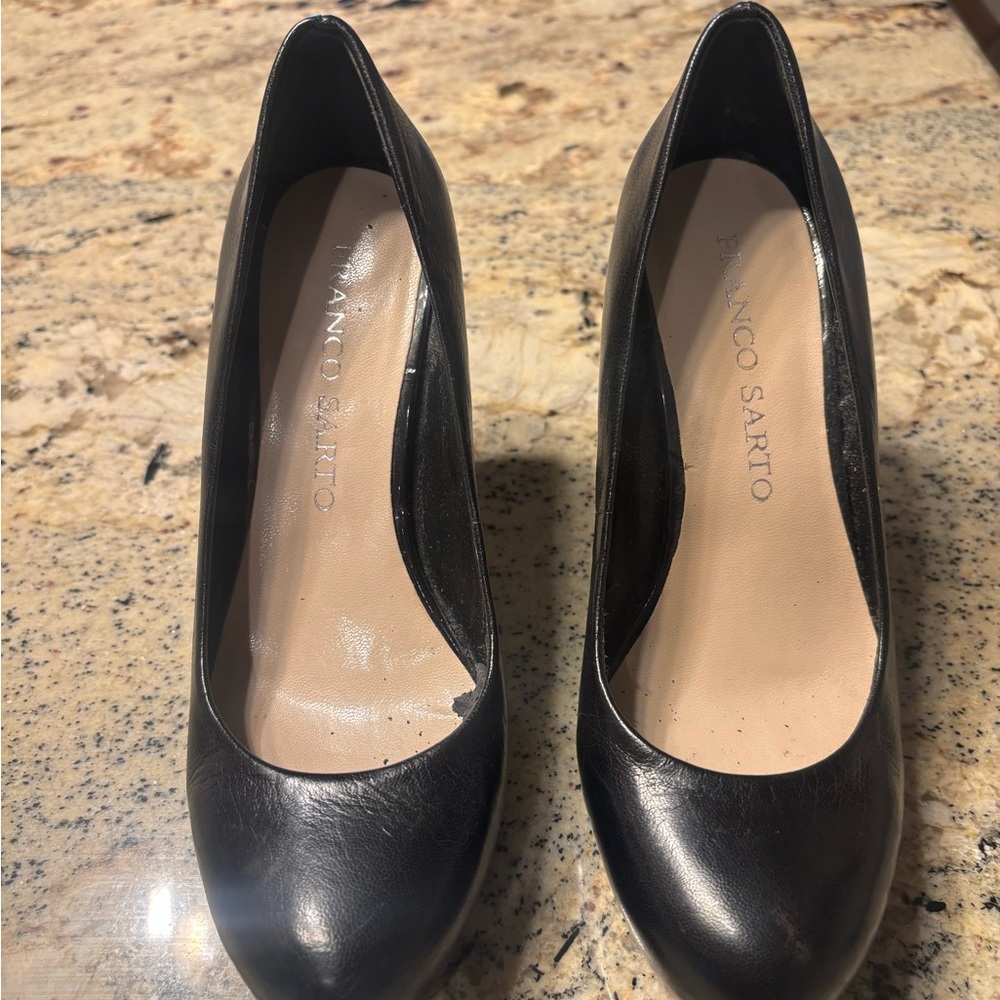 Franco Sarto Black Leather Round-Toe Pumps